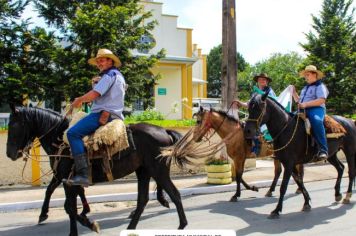 Foto - DESFILE CÍVICO DE 70 ANOS DE PAULO FRONTIN 