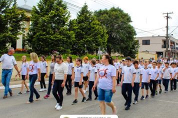 Foto - DESFILE CÍVICO DE 70 ANOS DE PAULO FRONTIN 