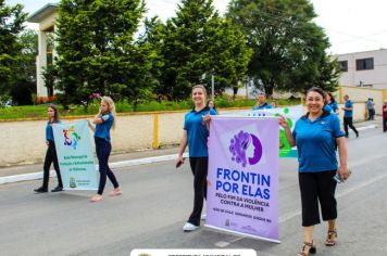 Foto - DESFILE CÍVICO DE 70 ANOS DE PAULO FRONTIN 