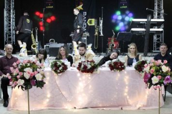 Foto - Baile do chopp e da  horilka com  escolha da rainha e das princesas da 11ª FrontinFest e Festa das Nações e 1ª Festa Nacional da Amora de Paulo Frontin.