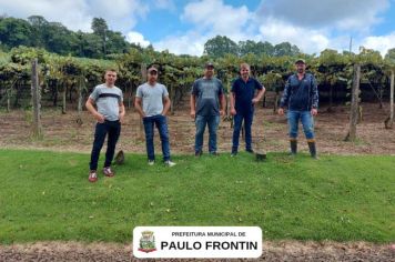 SECRETÁRIO DE AGRICULTURA, PRODUTORES E IDR DE PAULO FRONTIN PARTICIPA DE VISITA EM MARIÓPOLIS - PR